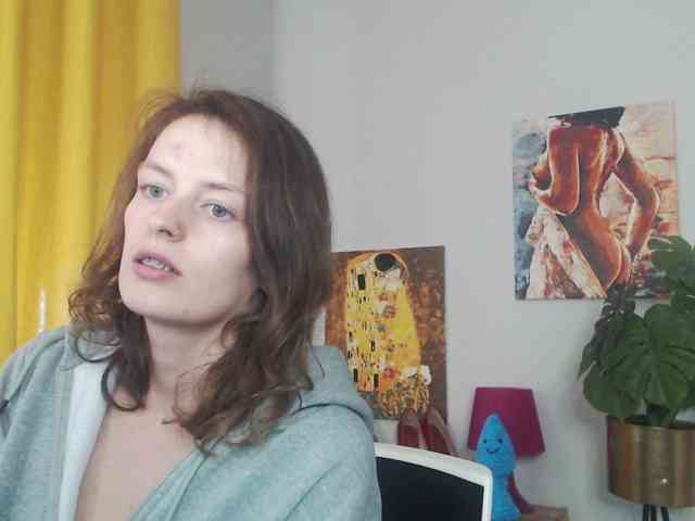 NadineGold webcam