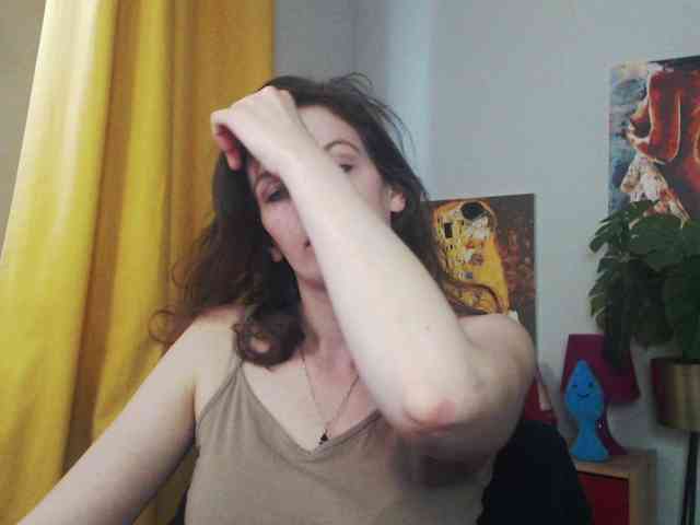 NadineGold webcam