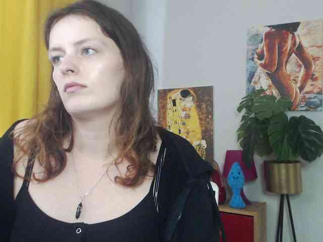 NadineGold webcam
