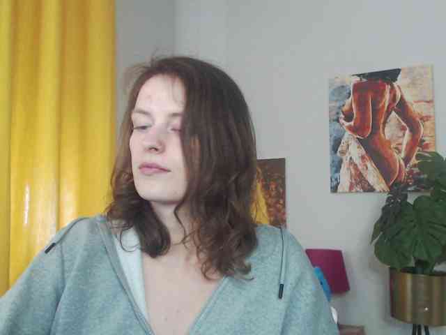 NadineGold webcam