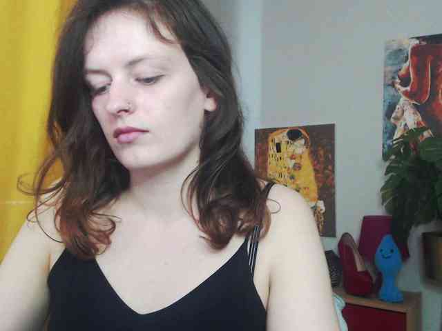 NadineGold webcam