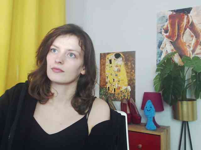 NadineGold webcam