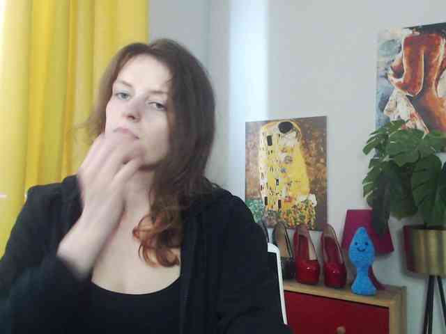 NadineGold webcam