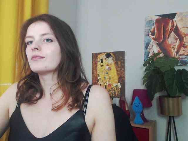 NadineGold webcam