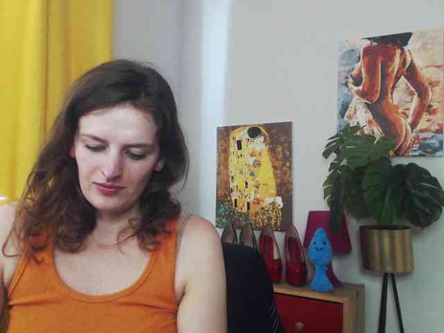NadineGold webcam