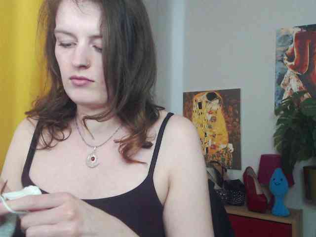 NadineGold webcam