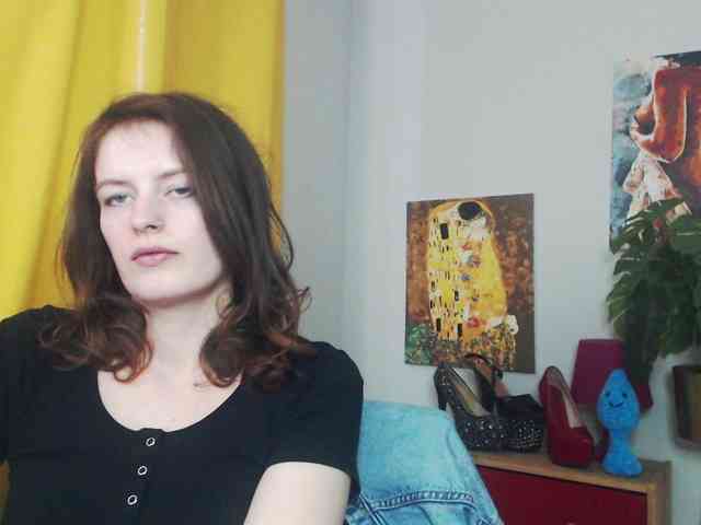 NadineGold webcam