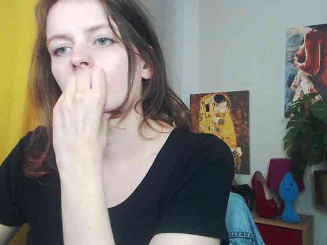 NadineGold webcam