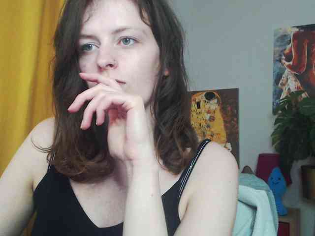 NadineGold webcam
