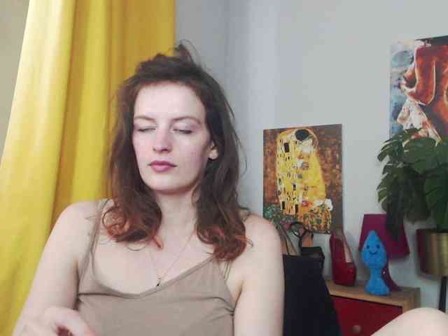 NadineGold webcam