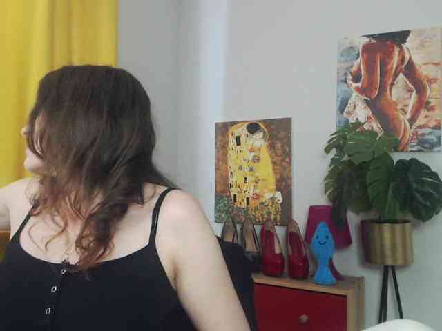 NadineGold webcam