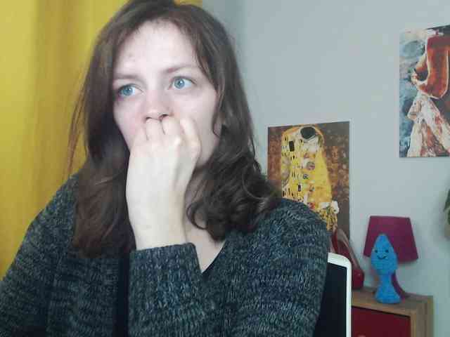 NadineGold webcam