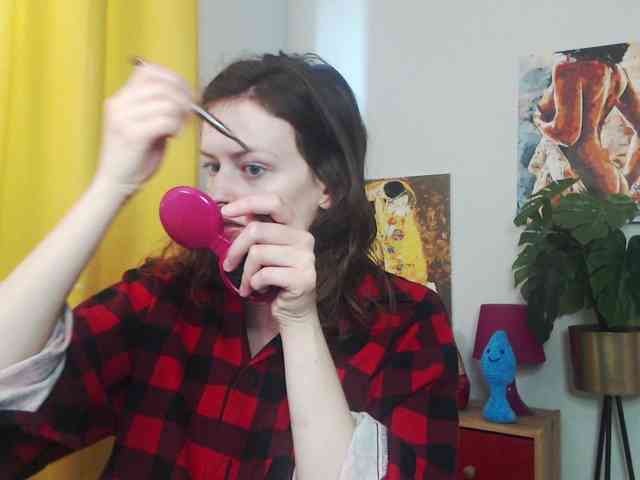 NadineGold webcam
