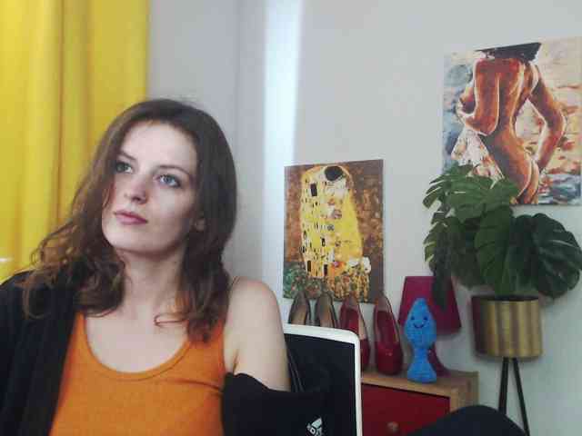 NadineGold webcam