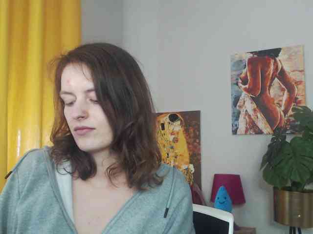 NadineGold webcam