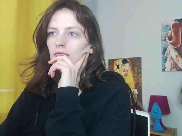 NadineGold webcam