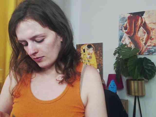 NadineGold webcam