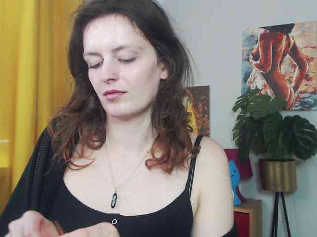 NadineGold webcam