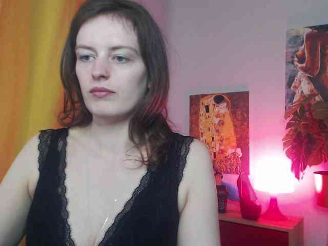 NadineGold webcam
