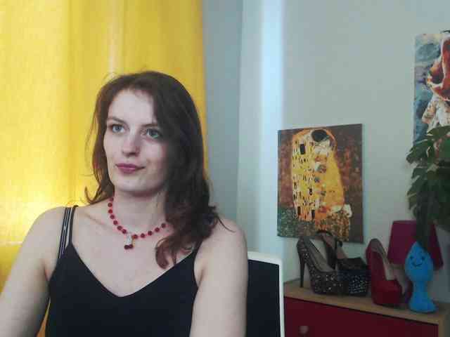 NadineGold webcam