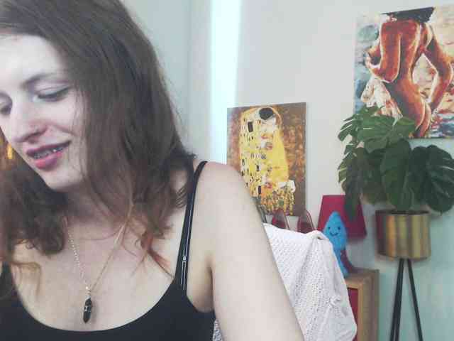 NadineGold webcam