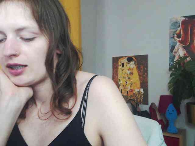NadineGold webcam