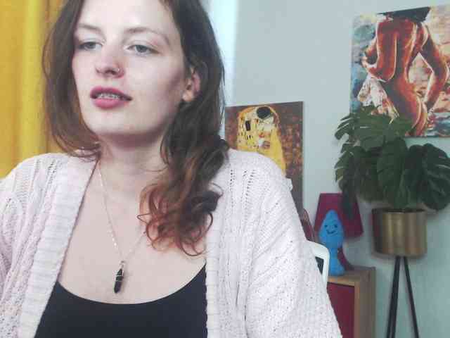 NadineGold webcam