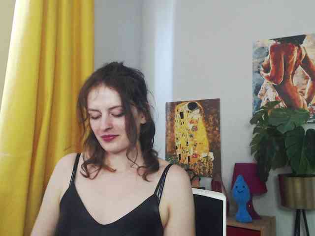 NadineGold webcam