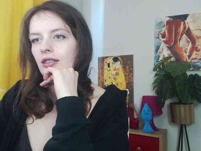 NadineGold webcam
