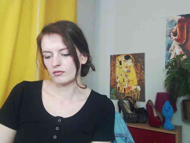 NadineGold webcam