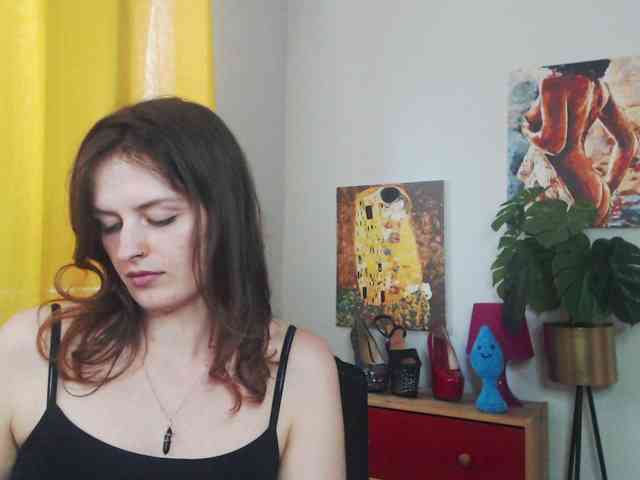 NadineGold webcam