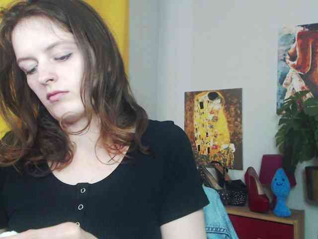 NadineGold webcam