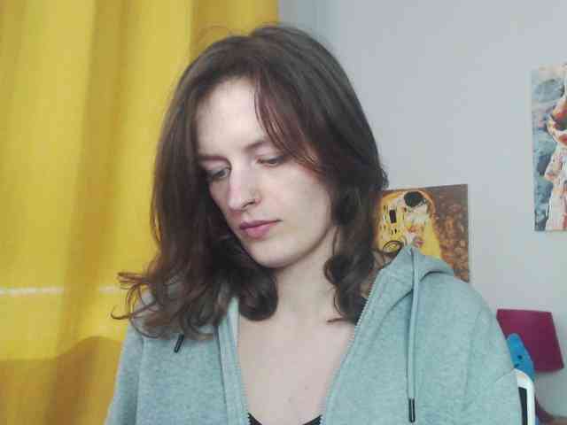 NadineGold webcam