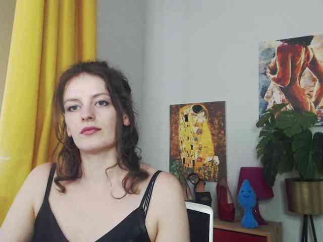 NadineGold webcam