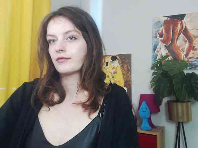 NadineGold webcam