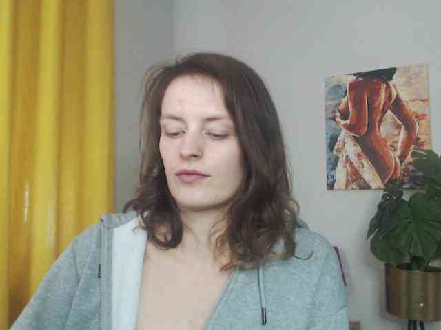 NadineGold webcam