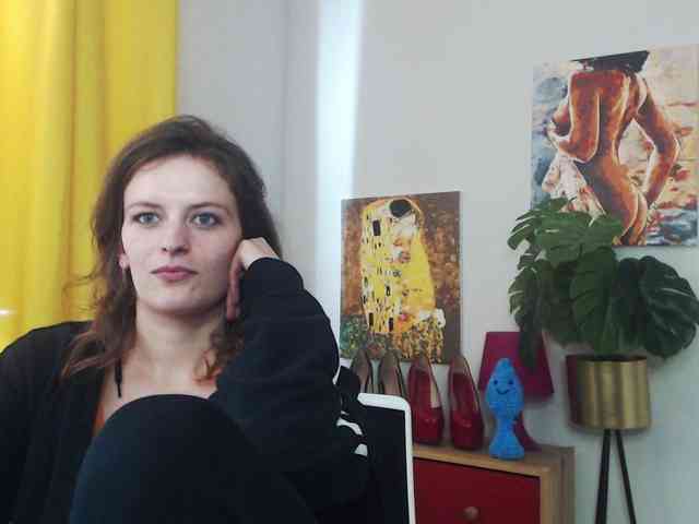 NadineGold webcam
