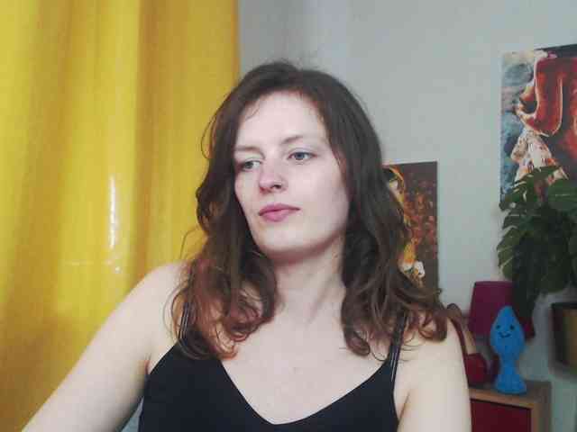 NadineGold webcam