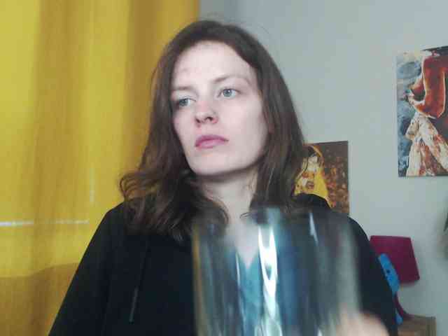 NadineGold webcam