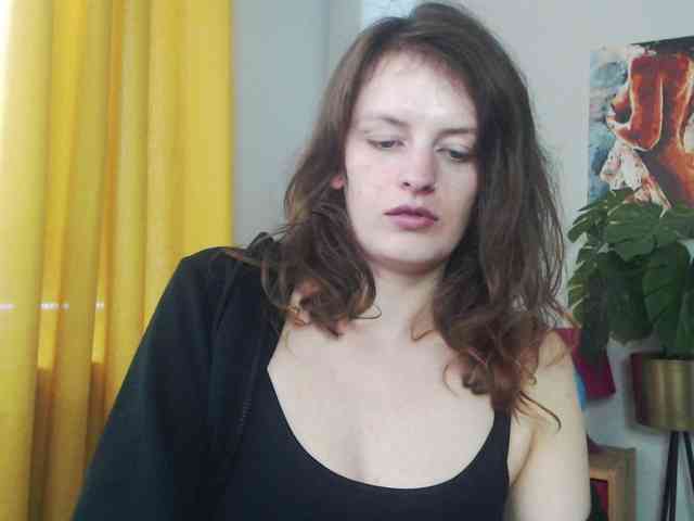 NadineGold webcam