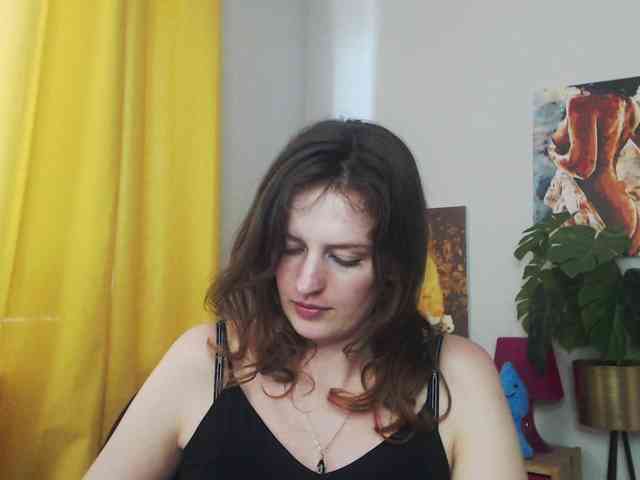 NadineGold webcam