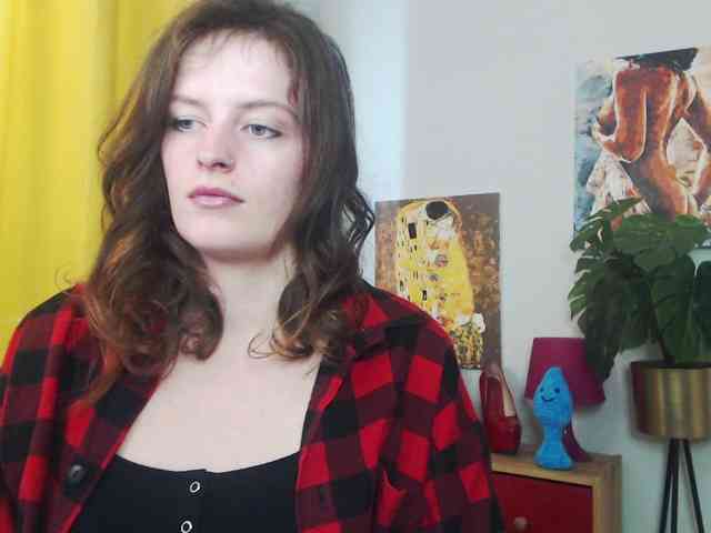 NadineGold webcam