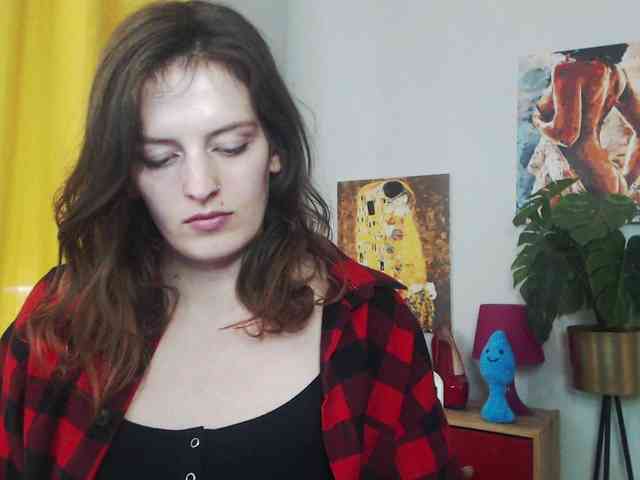 NadineGold webcam