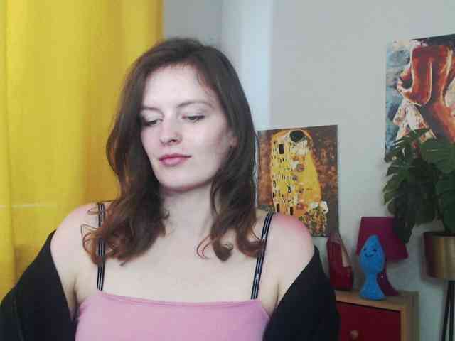 NadineGold webcam