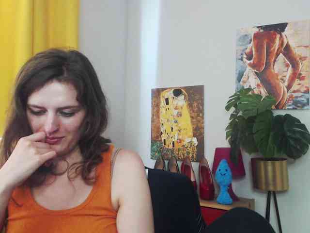 NadineGold webcam