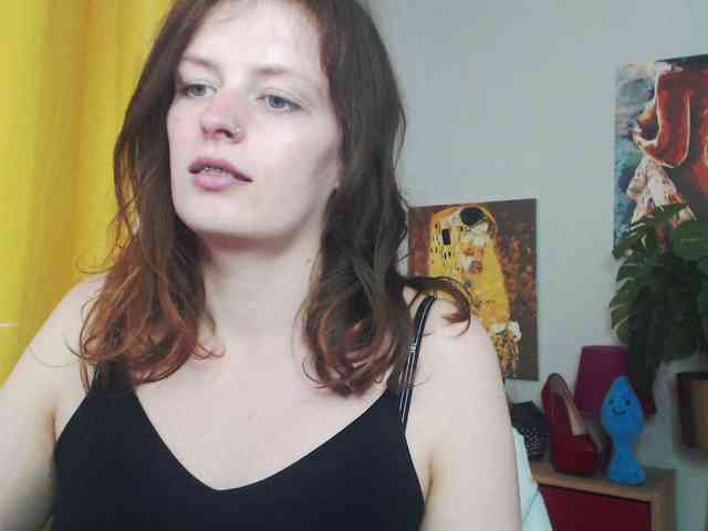 NadineGold webcam