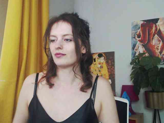 NadineGold webcam