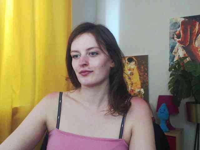 NadineGold webcam