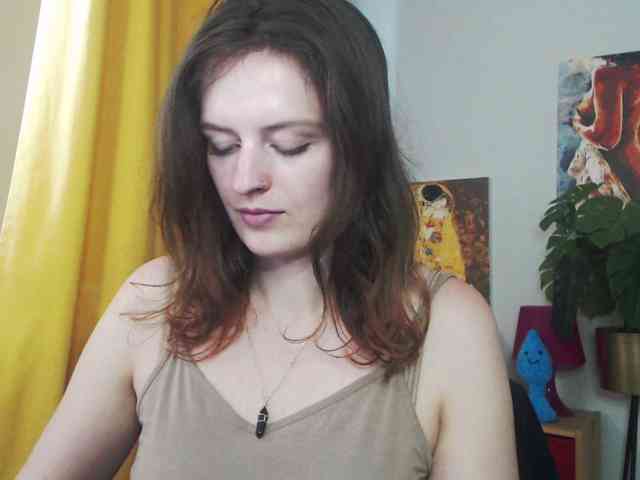 NadineGold webcam