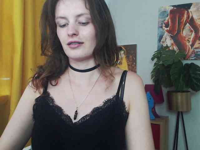 NadineGold webcam